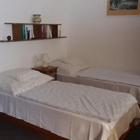 Διαμέρισμα Grosszuegige Mit Garten Und Terrasse Balatonföldvár